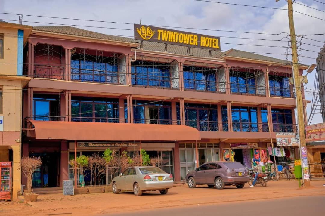 Twin Towers Hotel カンパラ エクステリア 写真